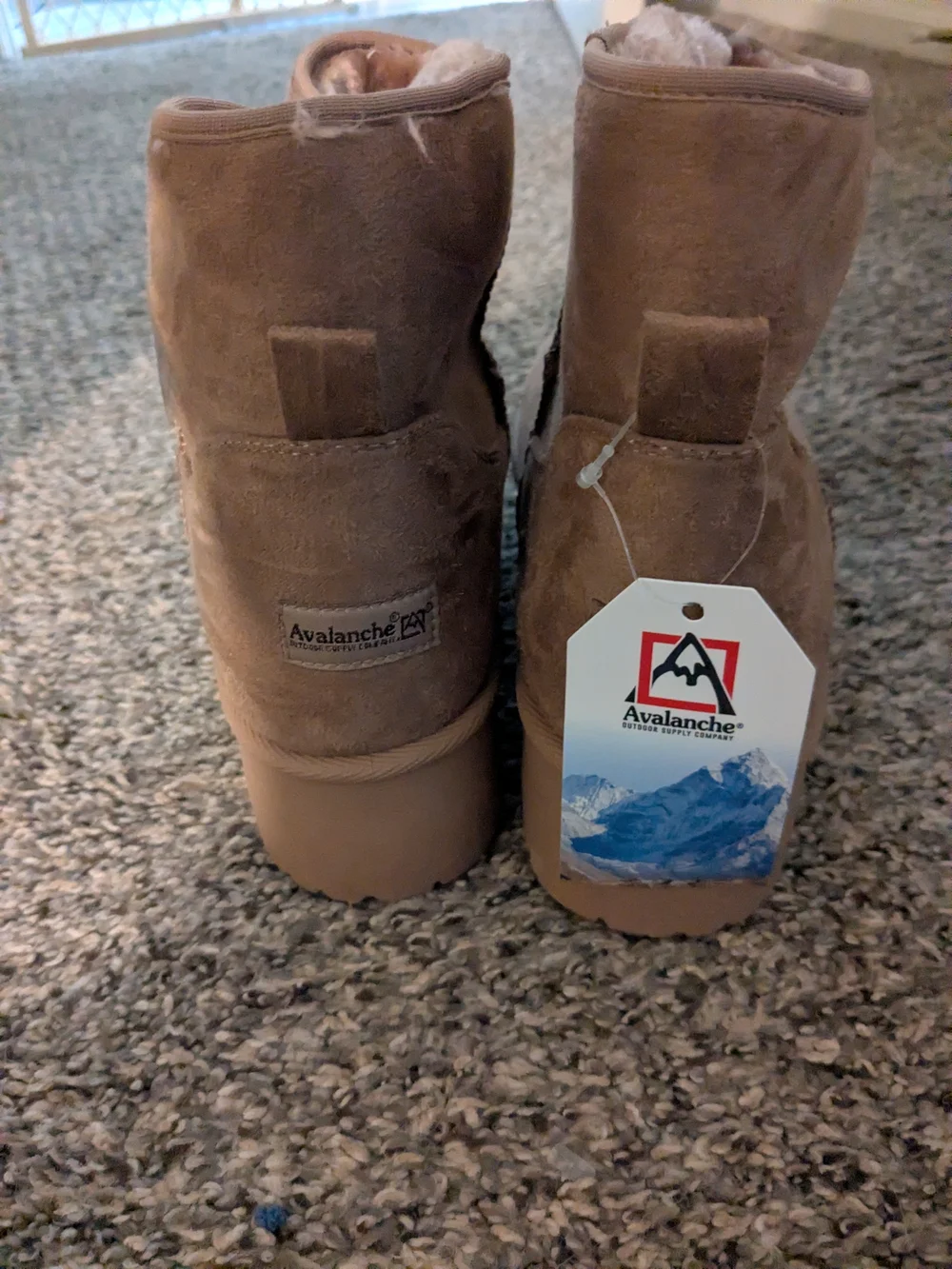 Women’s Plush-Lined Short Boots in Taupe